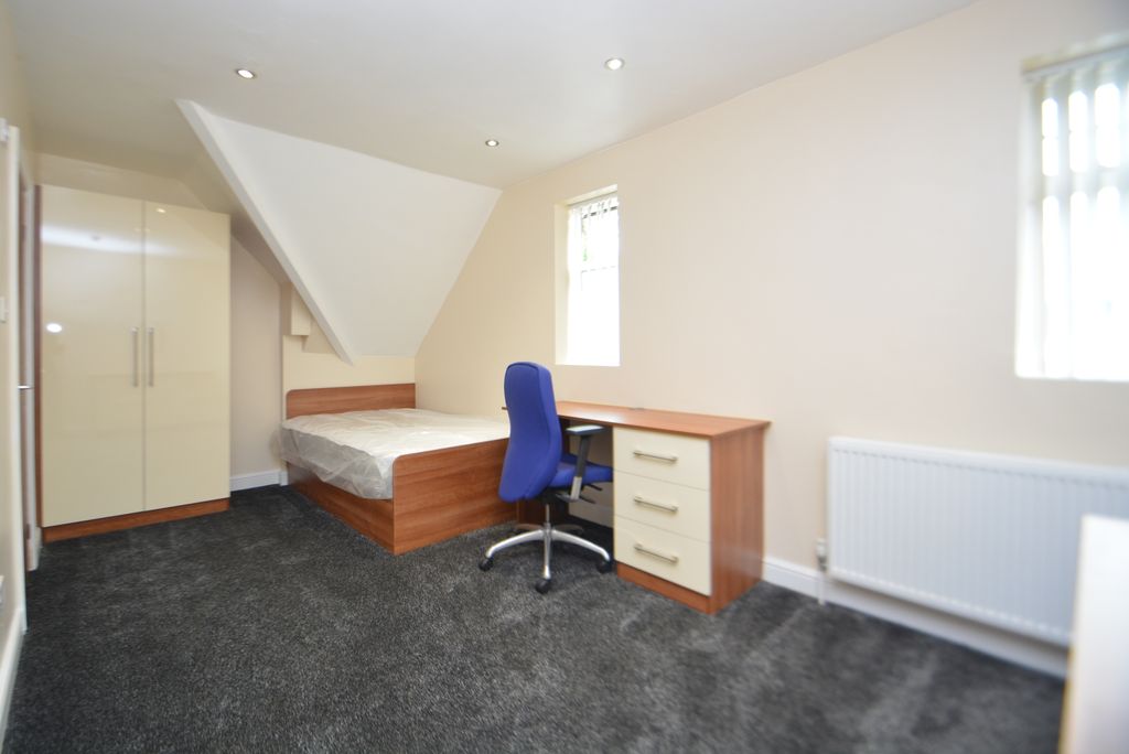 Additional image 2 of 9 bed terraced house to rentSt Michaels Villas, Headingley, Leeds LS6