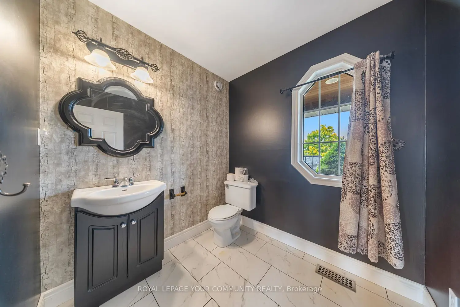 Additional image 11 of 286194 County Road