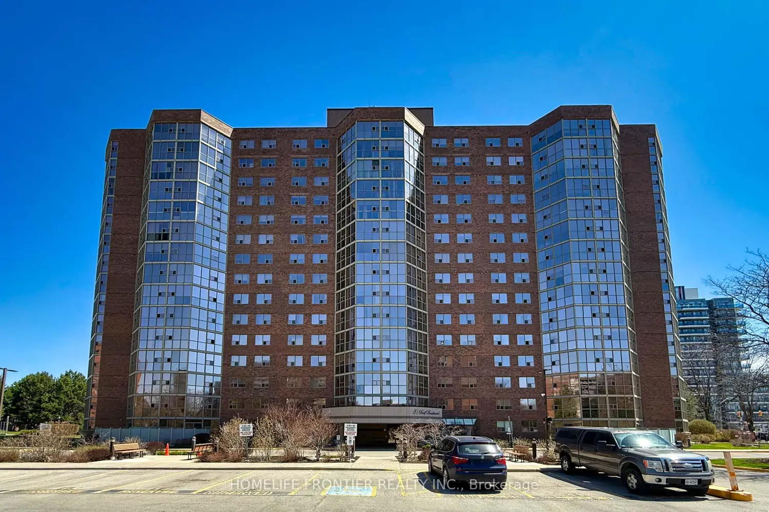 20 Baif Boulevard 704