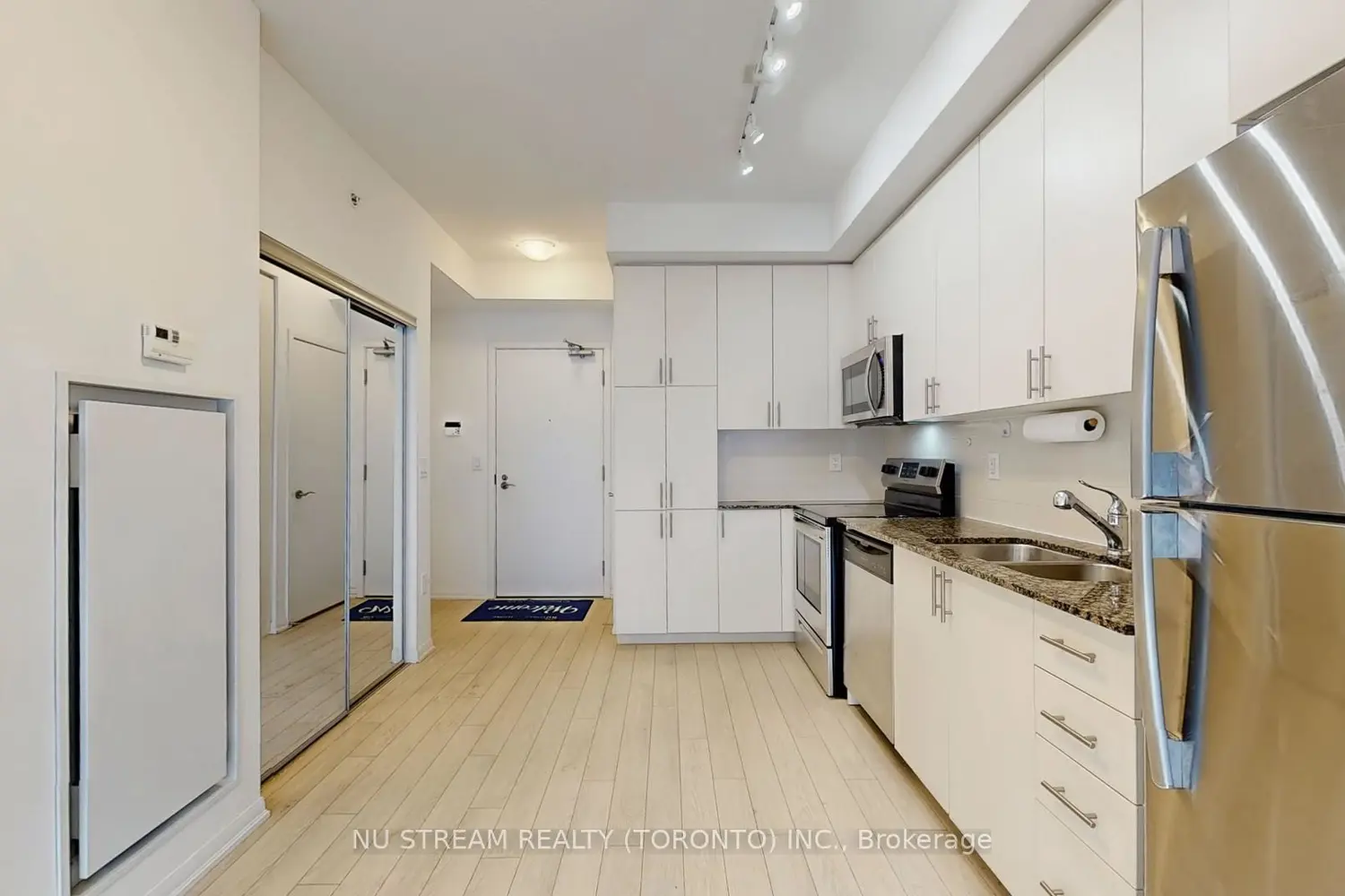 Additional image 5 of 3091 Dufferin Street 613