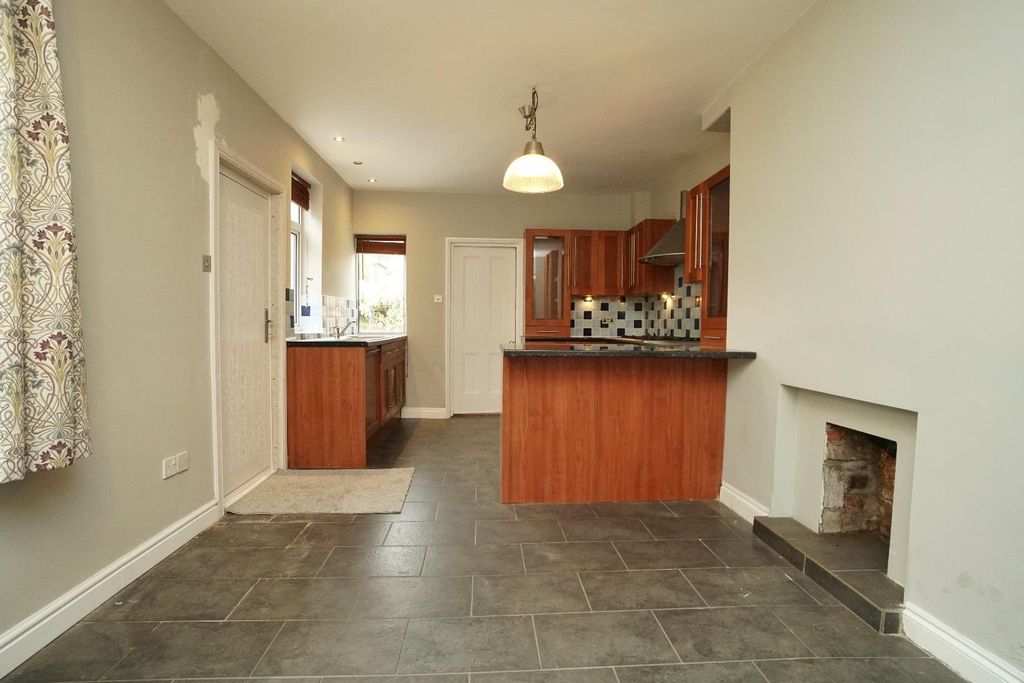 Additional image 3 of 4 bed terraced house to rentSt. Olaves Road, Off Bootham, York YO30
