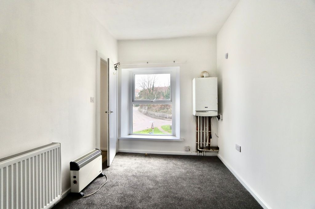 Additional image 8 of 1 bed flat to rentFlat 4, 50 High Street, Fleur-De-Lis, Blackwood NP12