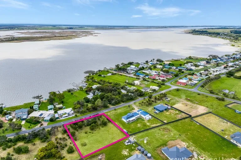 Additional image 3 of 112 Batson Parade, Hindmarsh Island SA 5214