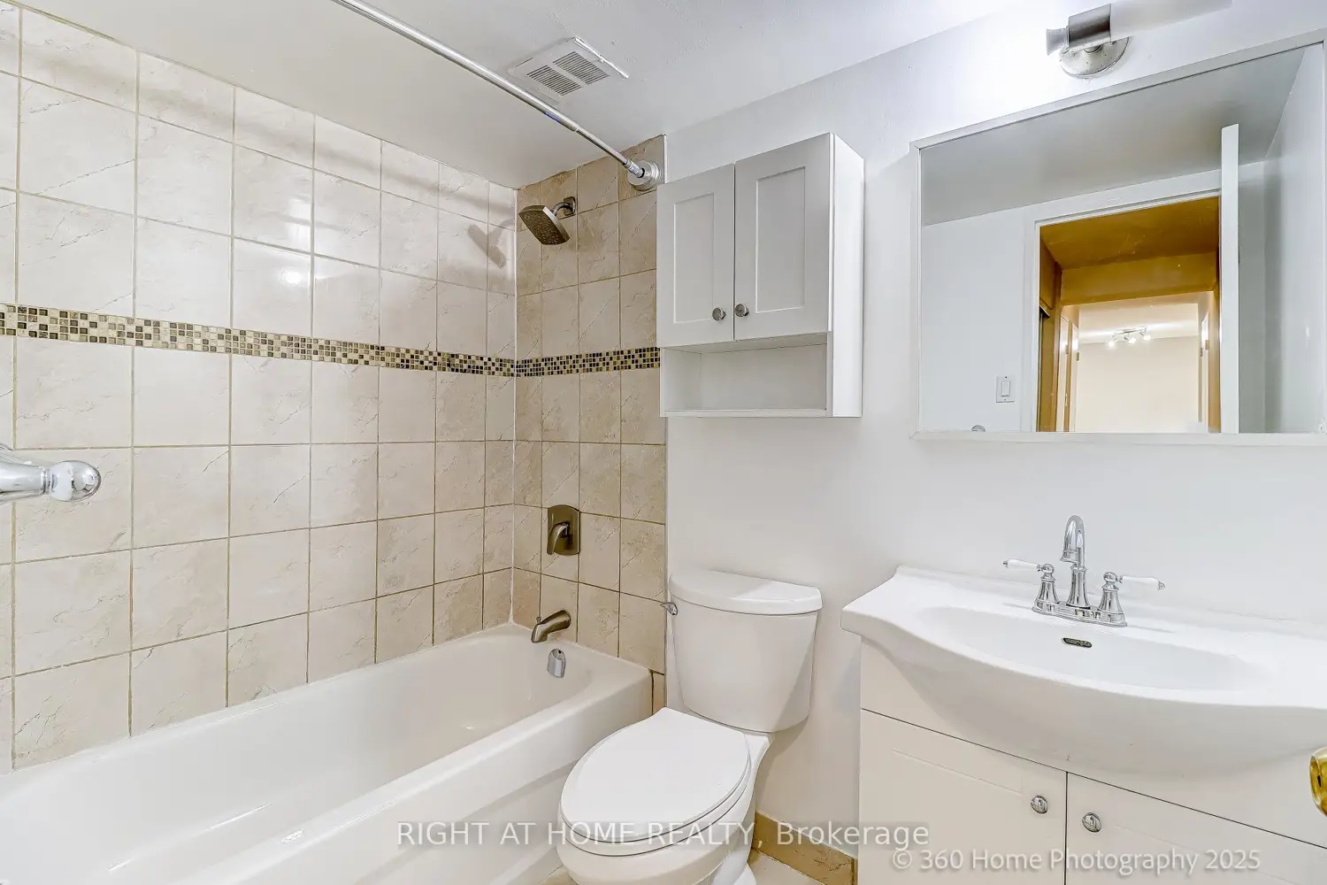 Additional image 13 of 1 Royal Orchard Boulevard 1107