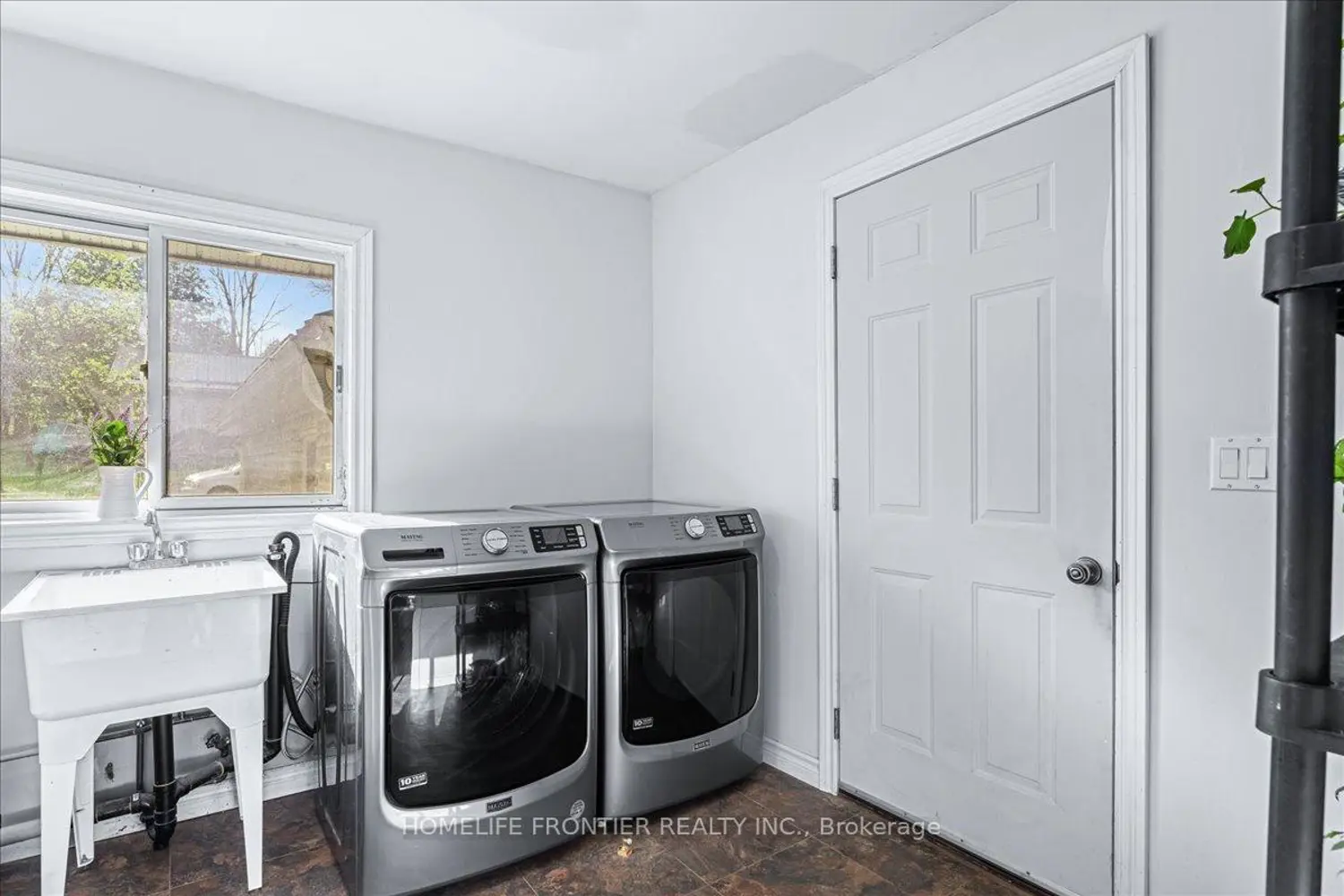 Additional image 7 of 6 Lakeview Park Road