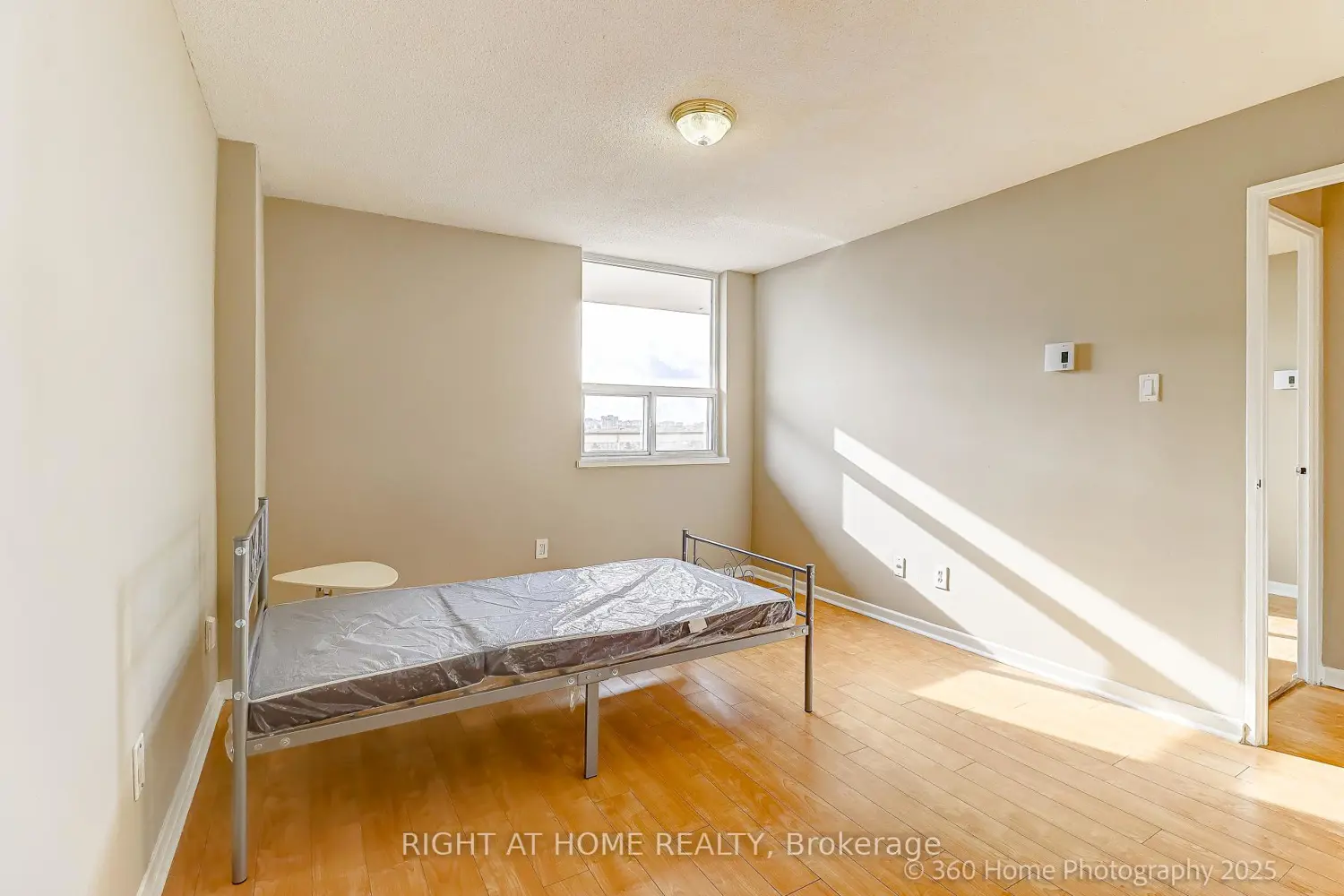 Additional image 17 of 1 Royal Orchard Boulevard 1107