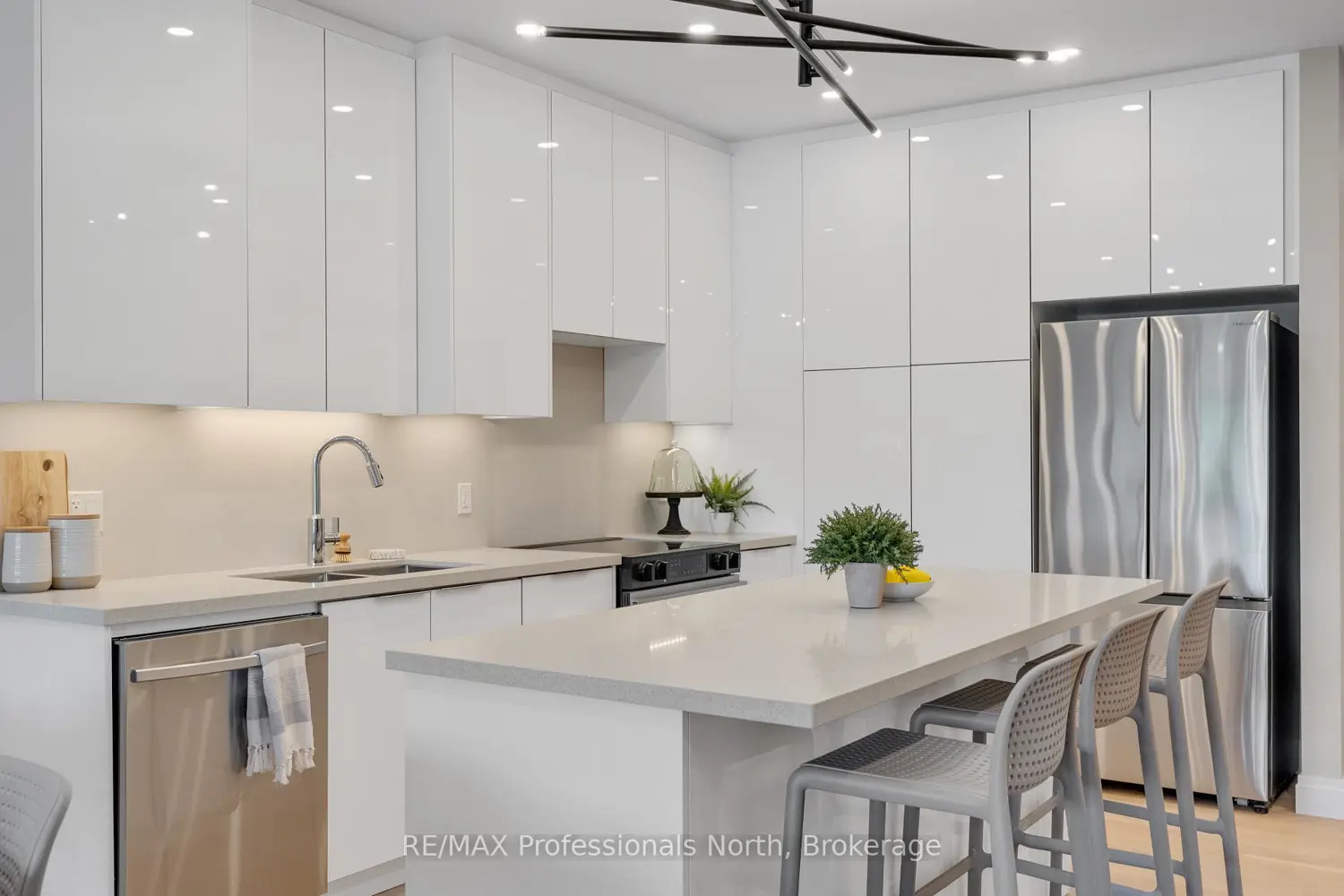 Additional image 3 of 32 Brunel Road 203