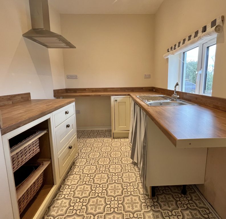 2 bed bungalow to rentDevauden, Chepstow NP16 photo 4