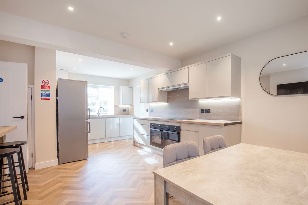 Additional image 2 of 6 bed detached house to rentNewmarket Road, Norwich, Norfolk NR4