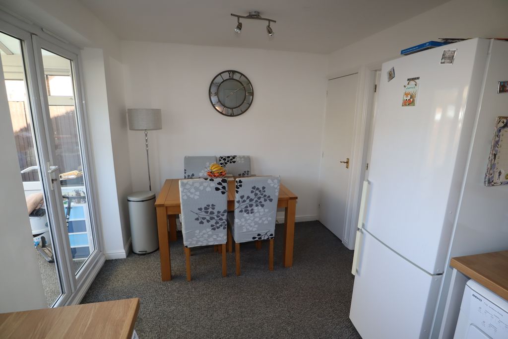 Additional image 7 of 3 bed semi-detached house to rentWatling Close, Lincoln LN4