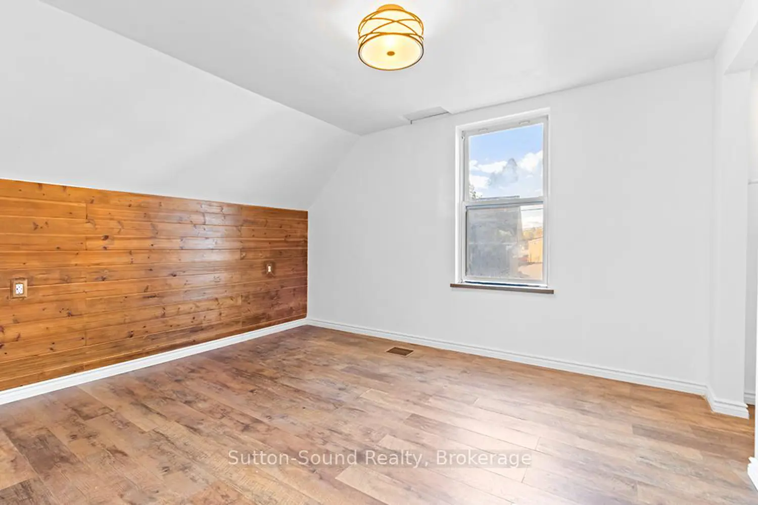 Additional image 7 of 158 13Th Street
