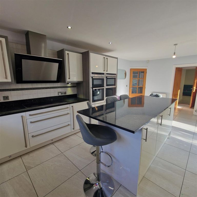 Additional image 2 of 6 bed detached house to rentLimes Close, Bushby, Leicester LE7