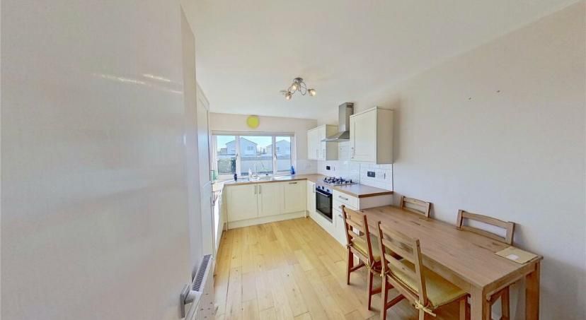 2 bed flat to rentHowden Hall Crescent, Liberton, Edinburgh EH16 photo 5