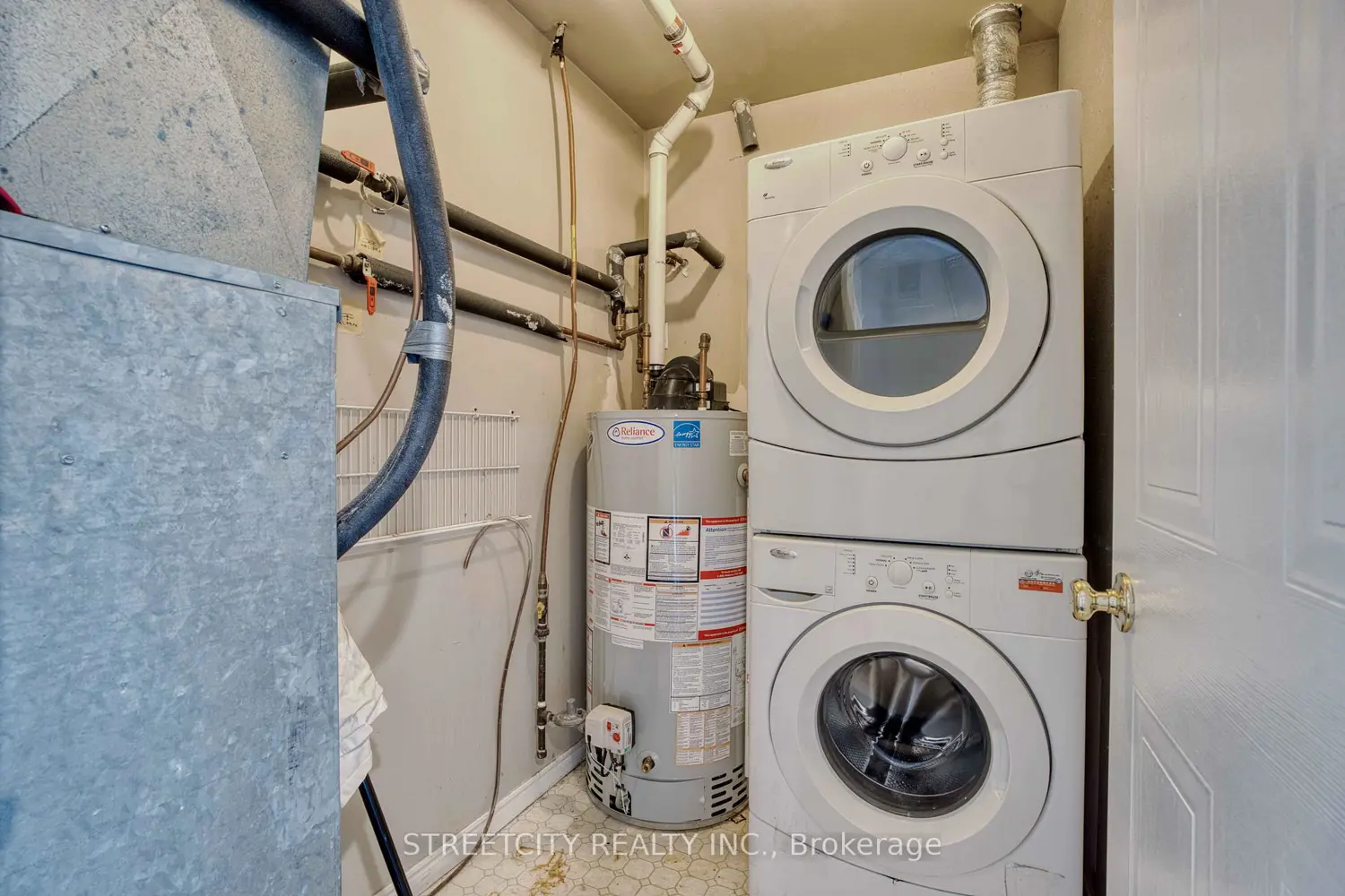 Additional image 18 of 30 Chapman Court 710