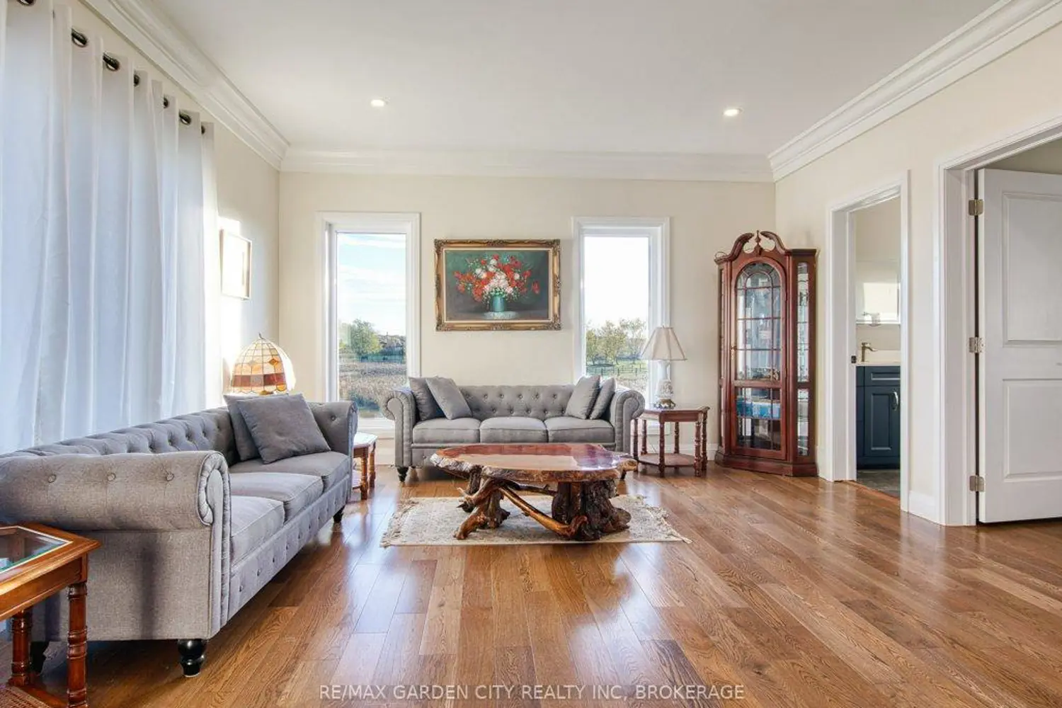 Additional image 3 of 2400 Effingham Street