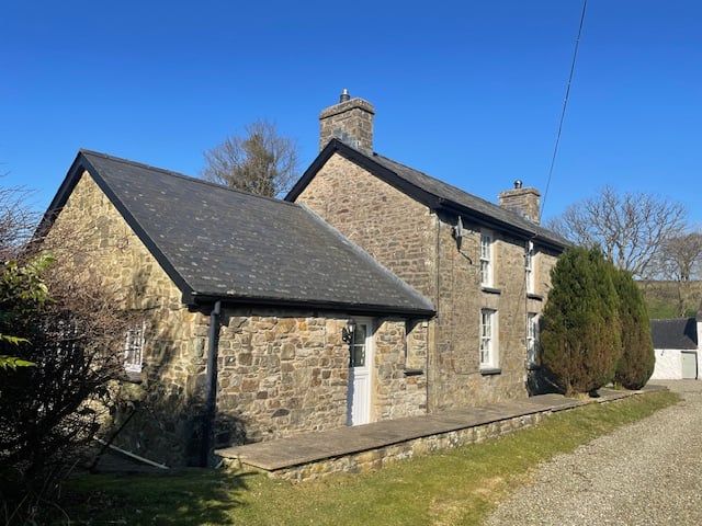 3 bed farm to rentCwmsychpant, Llanybydder SA40