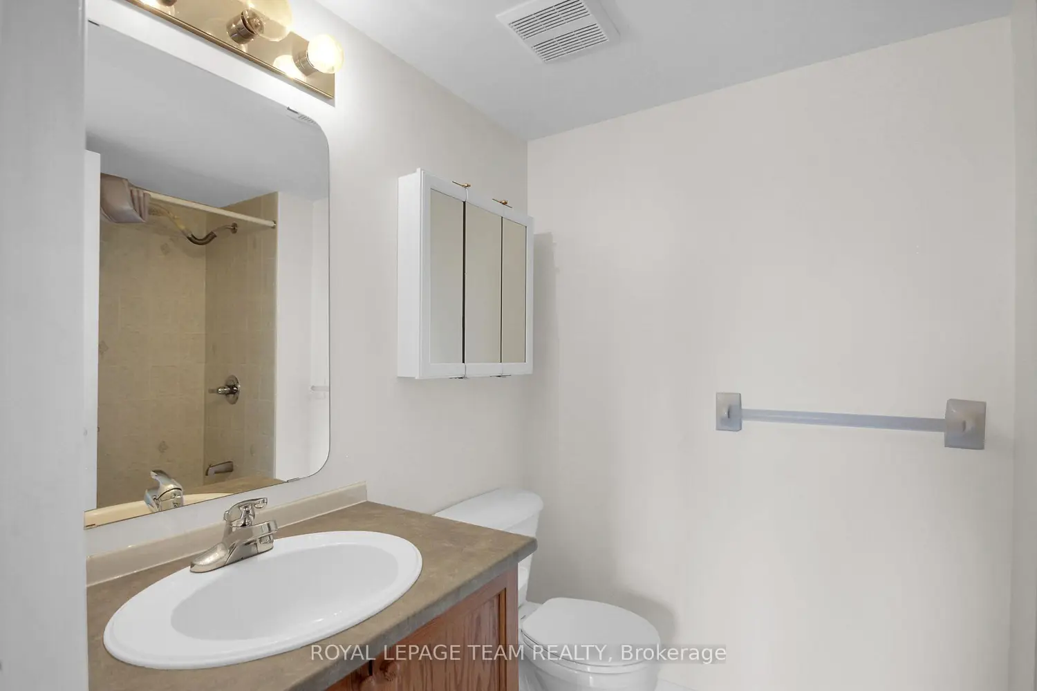 Additional image 20 of 414 Hillsboro Private 16