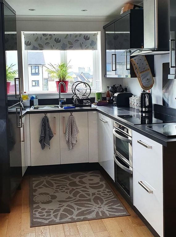 Additional image 2 of 4 bed property to rentPennar, Pembroke Dock SA72
