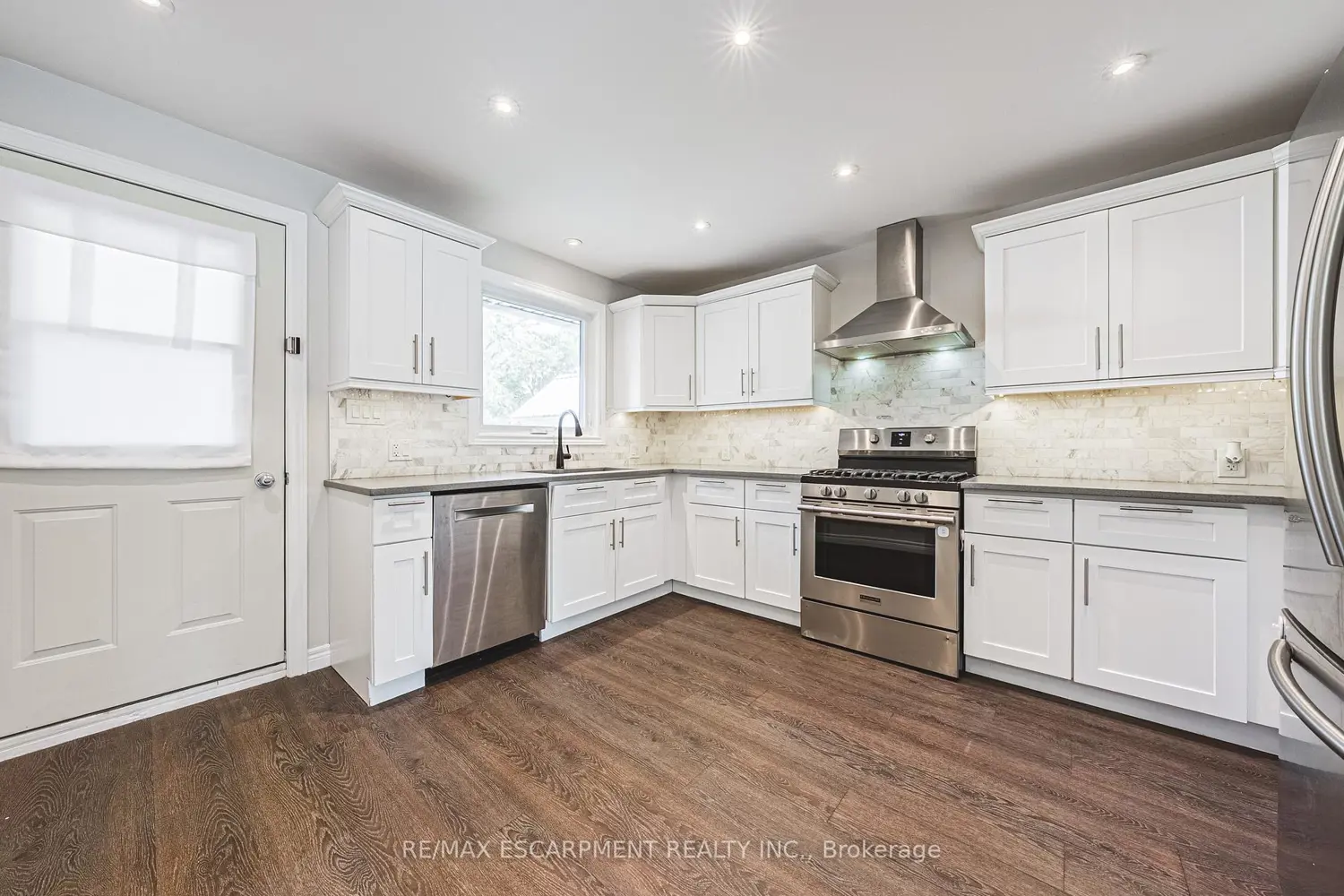 Additional image 10 of 3865 Victoria Avenue