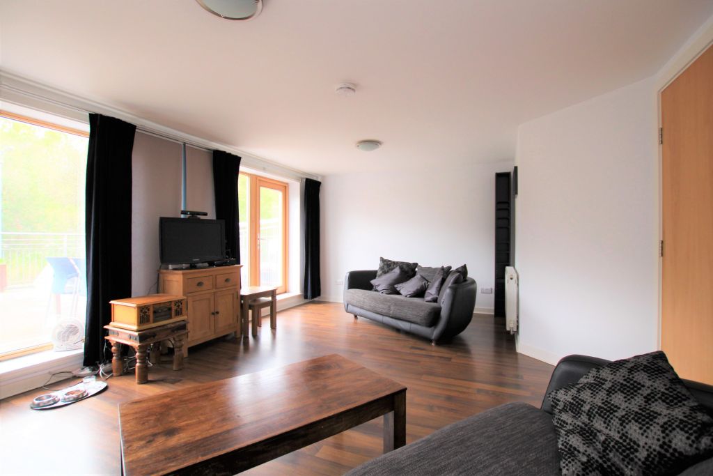 Additional image 2 of 4 bed terraced house to rentLochburn Gardens, Glasgow G20