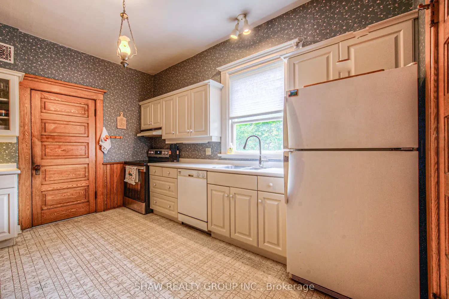 Additional image 4 of 543 Queenston Road