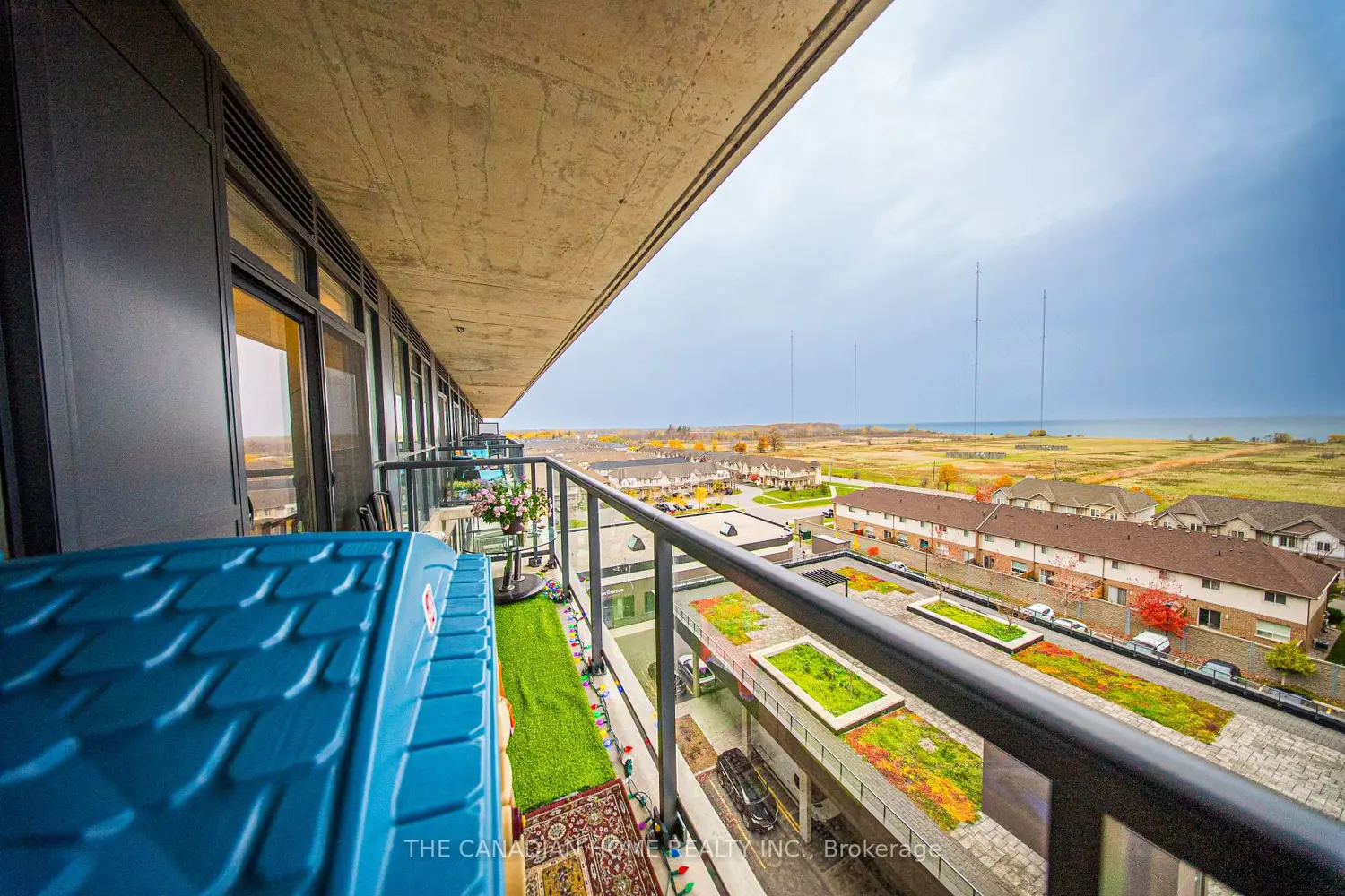 Additional image 16 of 560 North Service Road 707