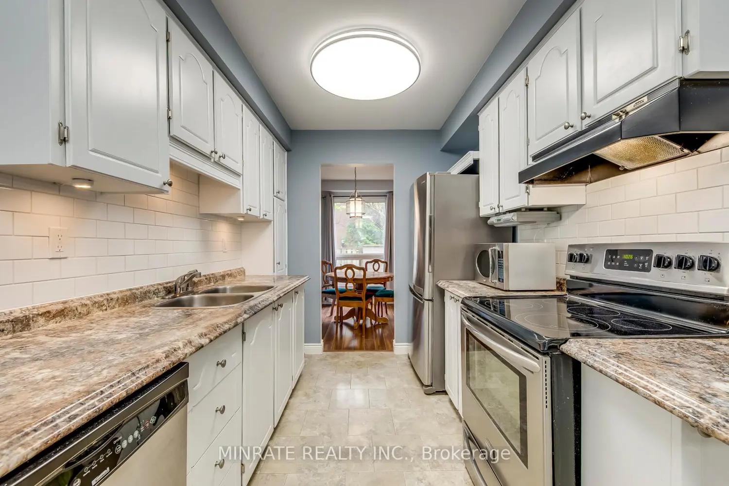 Additional image 8 of 1548 Newlands Crescent 14