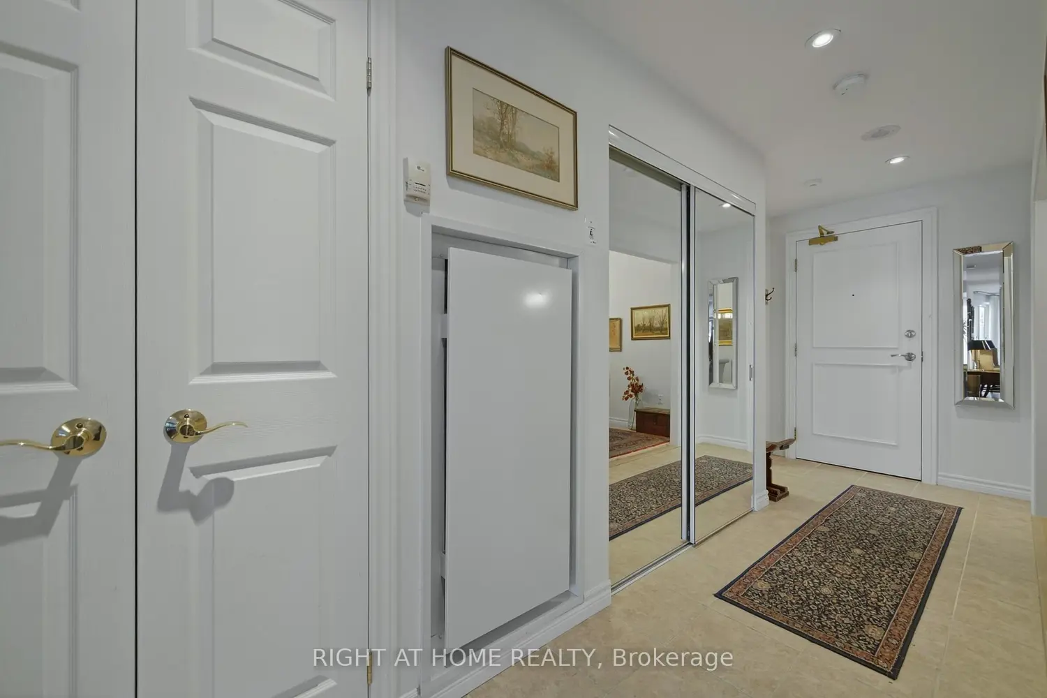 Additional image 3 of 6 Toronto Street 409