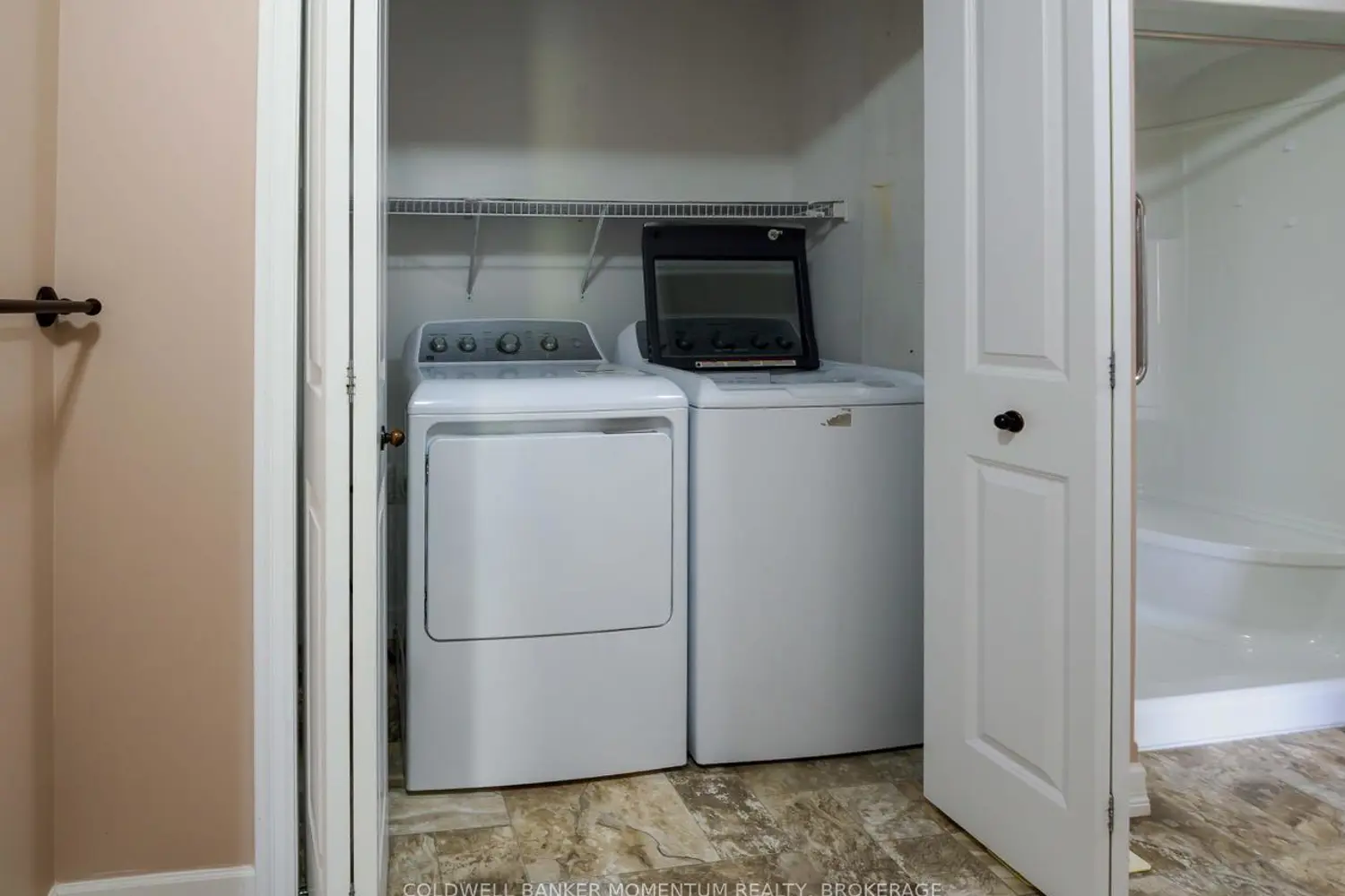 Additional image 10 of 409 Queen Street 8