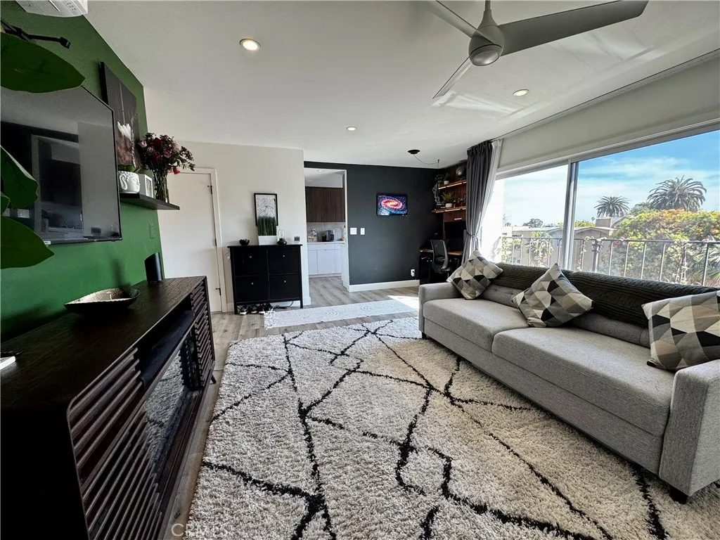 Additional image 2 of 191 Kennebec Ave Unit 403, Long Beach, CA 90803