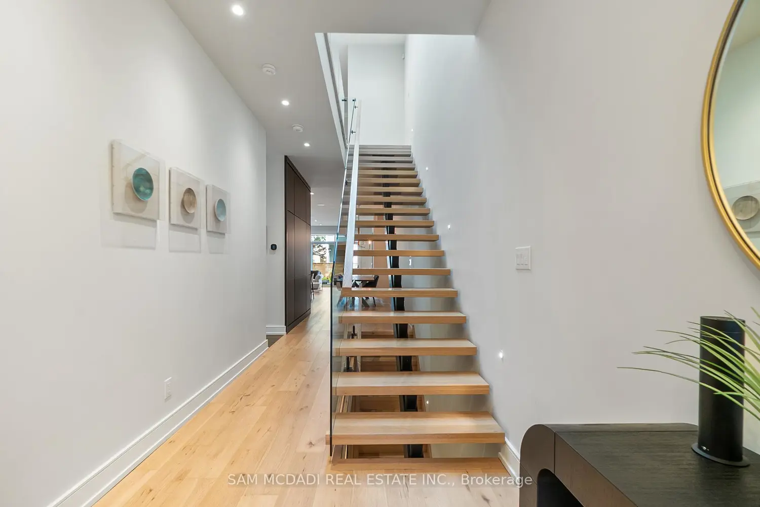 Additional image 2 of 39 Oakwood Avenue