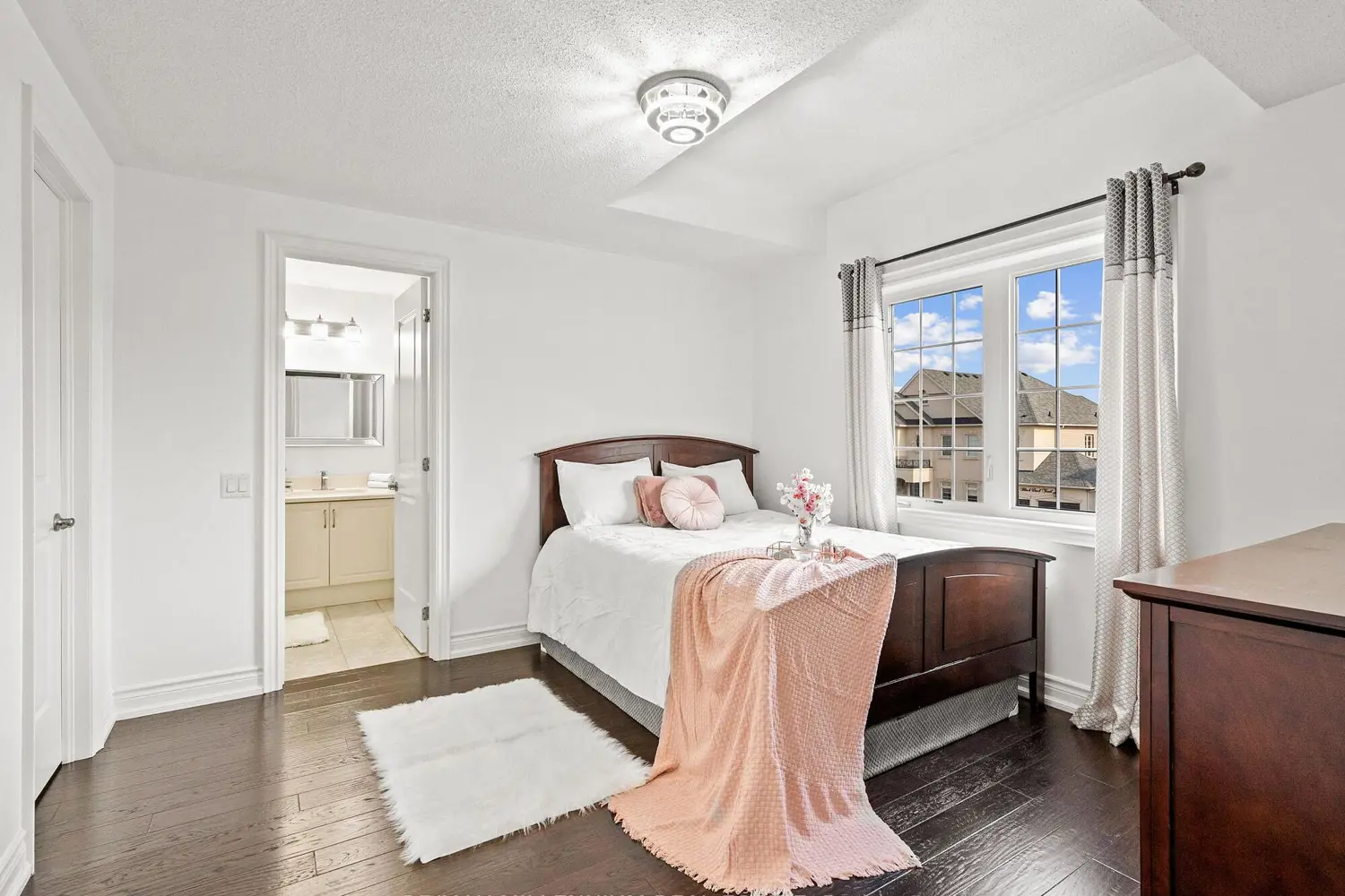 Additional image 14 of 24 Black Duck Trail