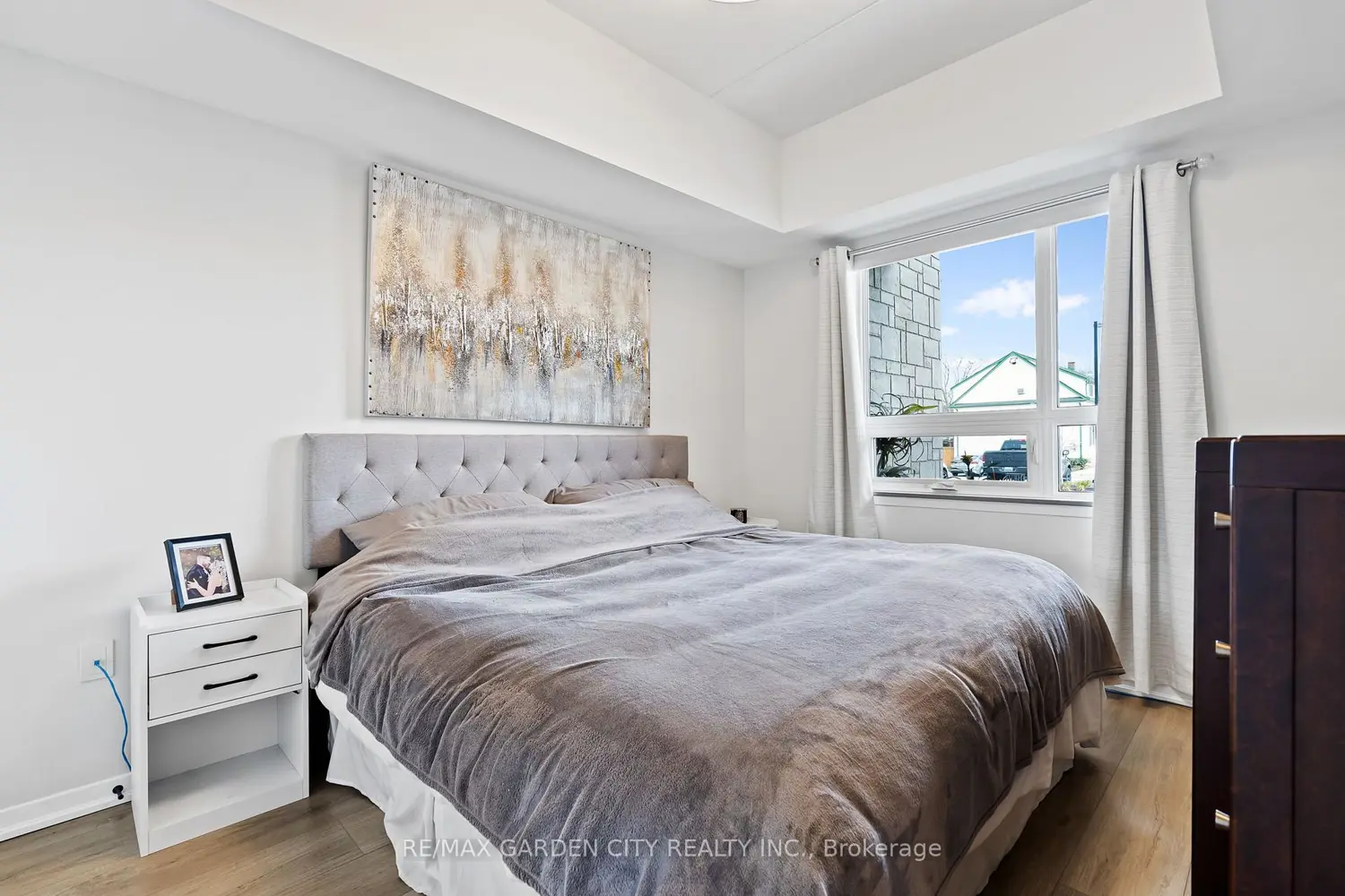 Additional image 8 of 3998 Victoria Avenue 105