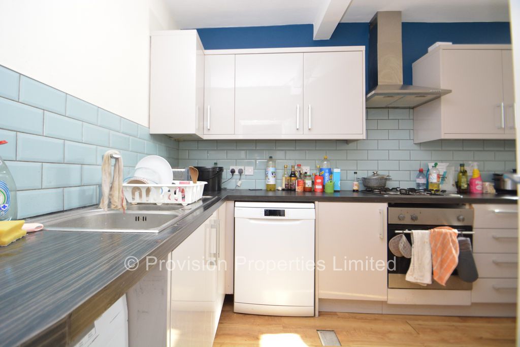 Additional image 17 of 12 bed end terrace house to rentGrosvenor Road, Hyde Park, Leeds LS6