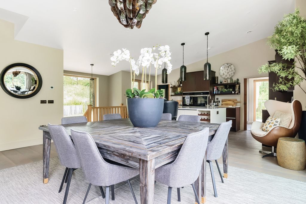 Additional image 16 of 4 bed detached house to rentThe Fisheries, Wiltshire SN11