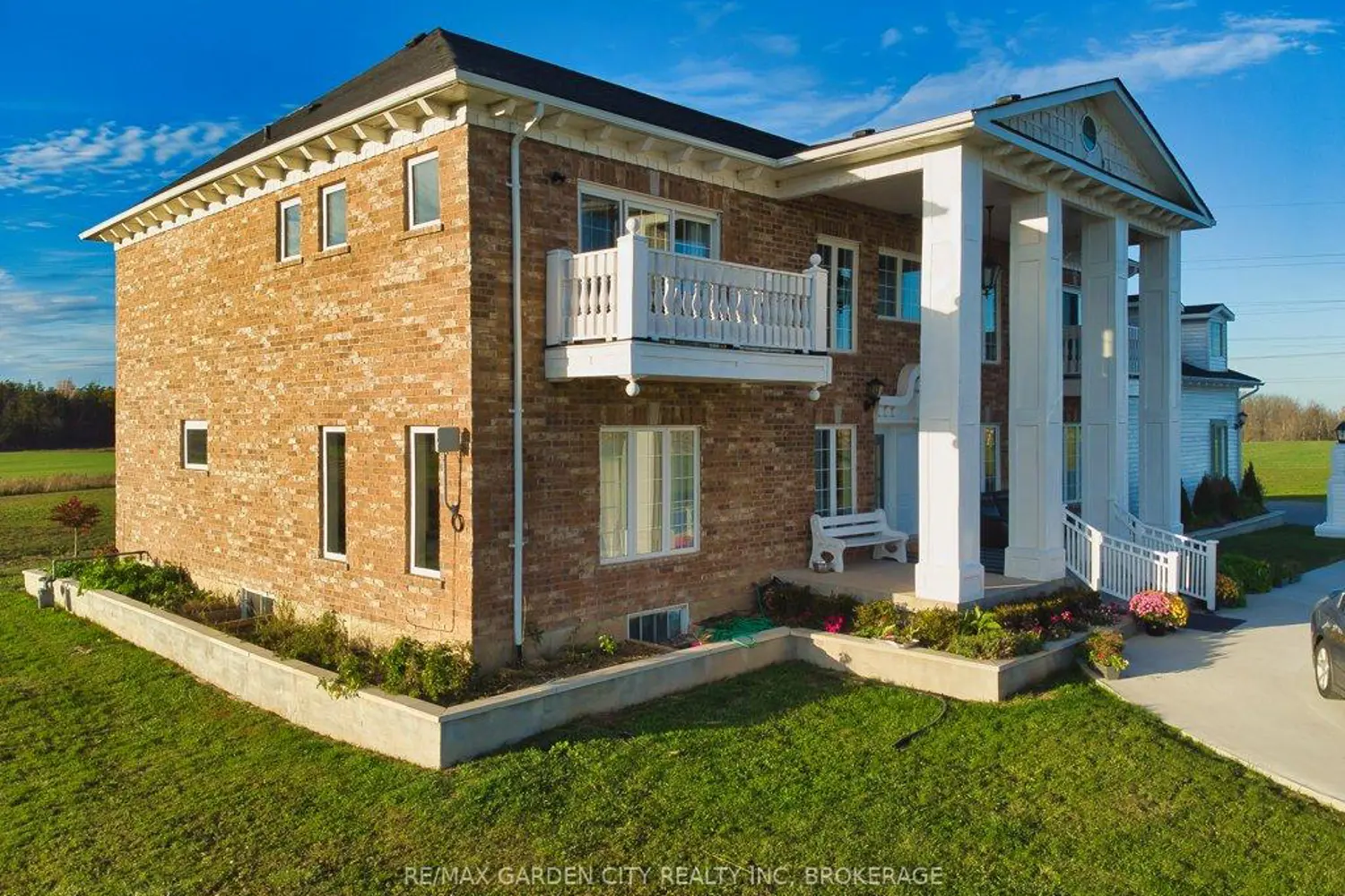 Additional image 18 of 2400 Effingham Street