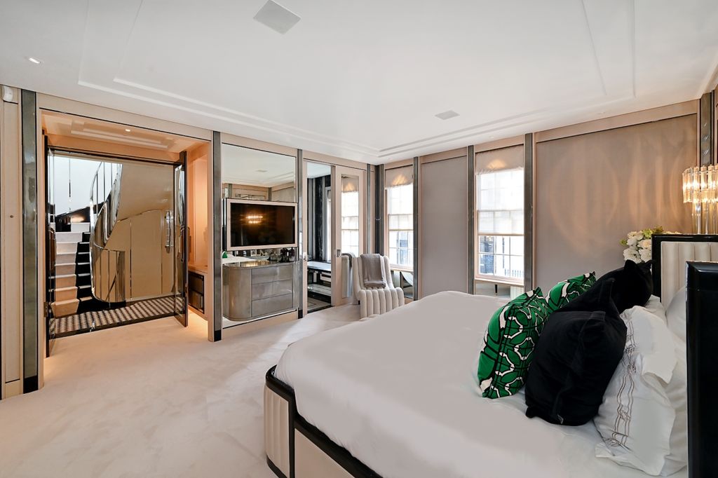 Additional image 18 of 4 bed town house to rentLyall Street, London SW1X