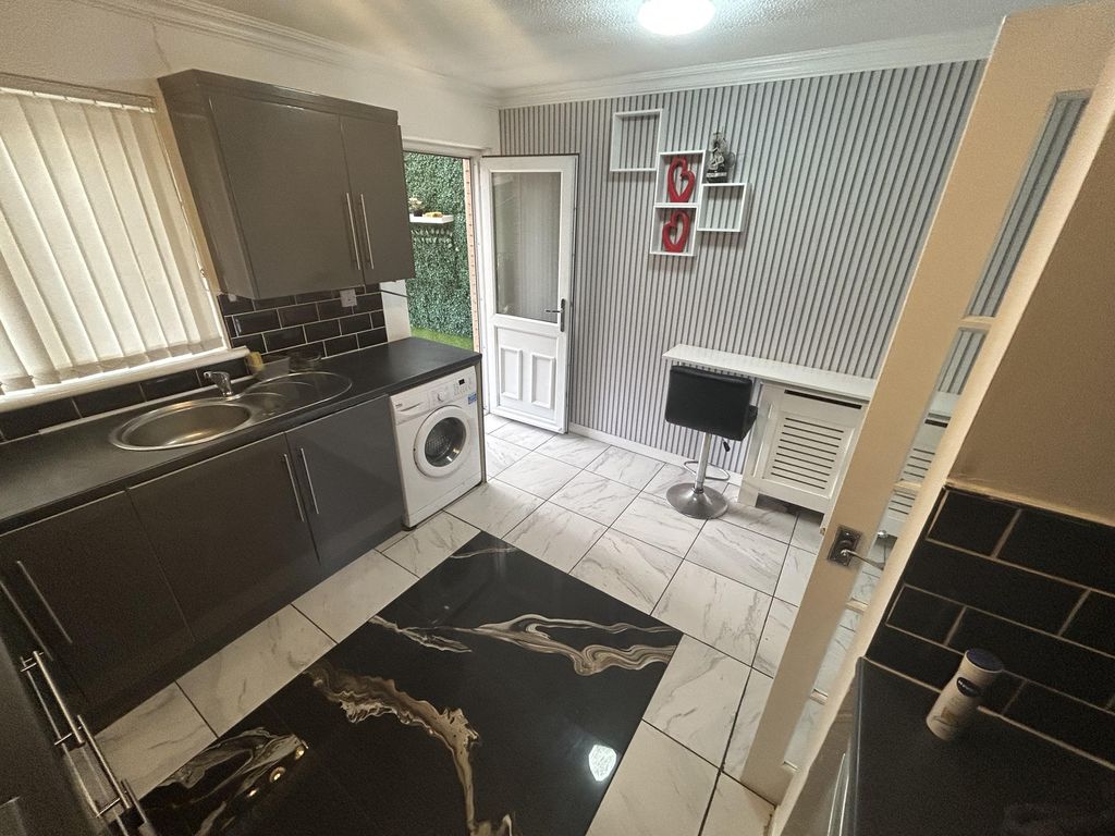 Additional image 11 of 2 bed detached house to rentPreston Place, Glasgow G42