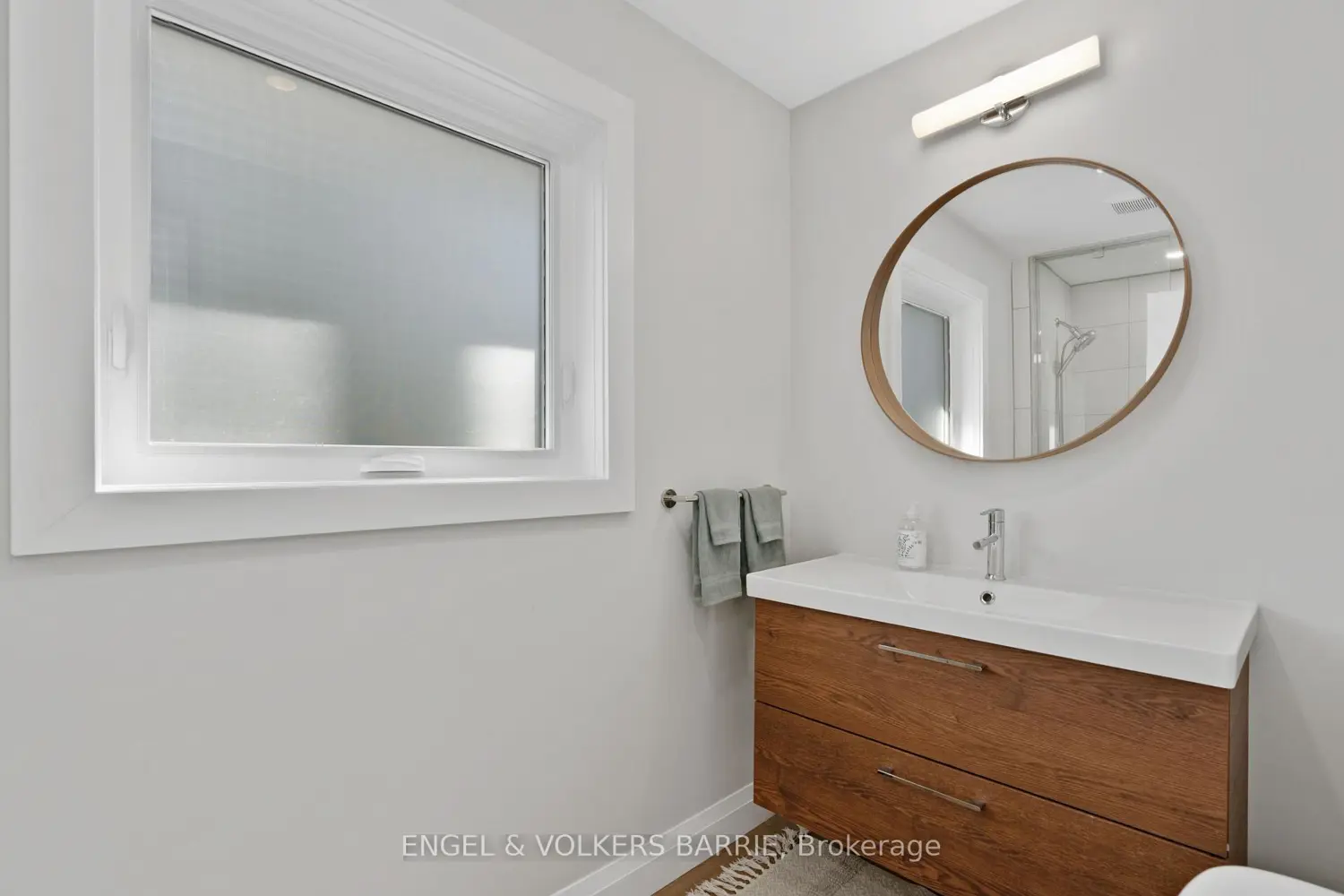 Additional image 9 of 2371 Lakeshore Road