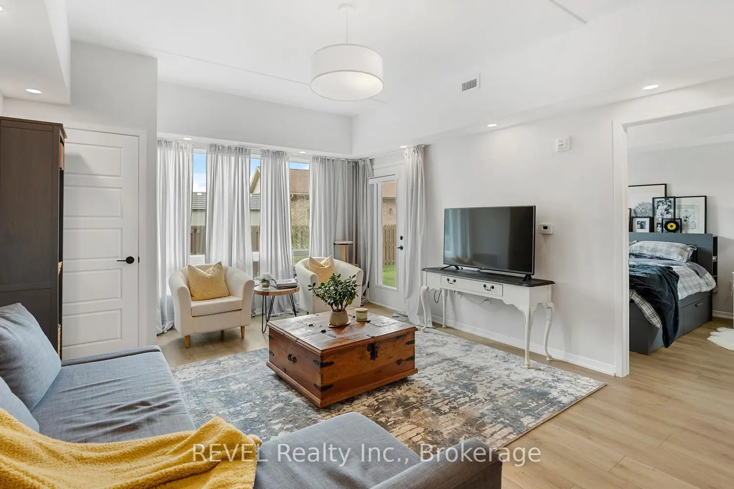 Additional image 2 of 3998 Victoria Avenue 106