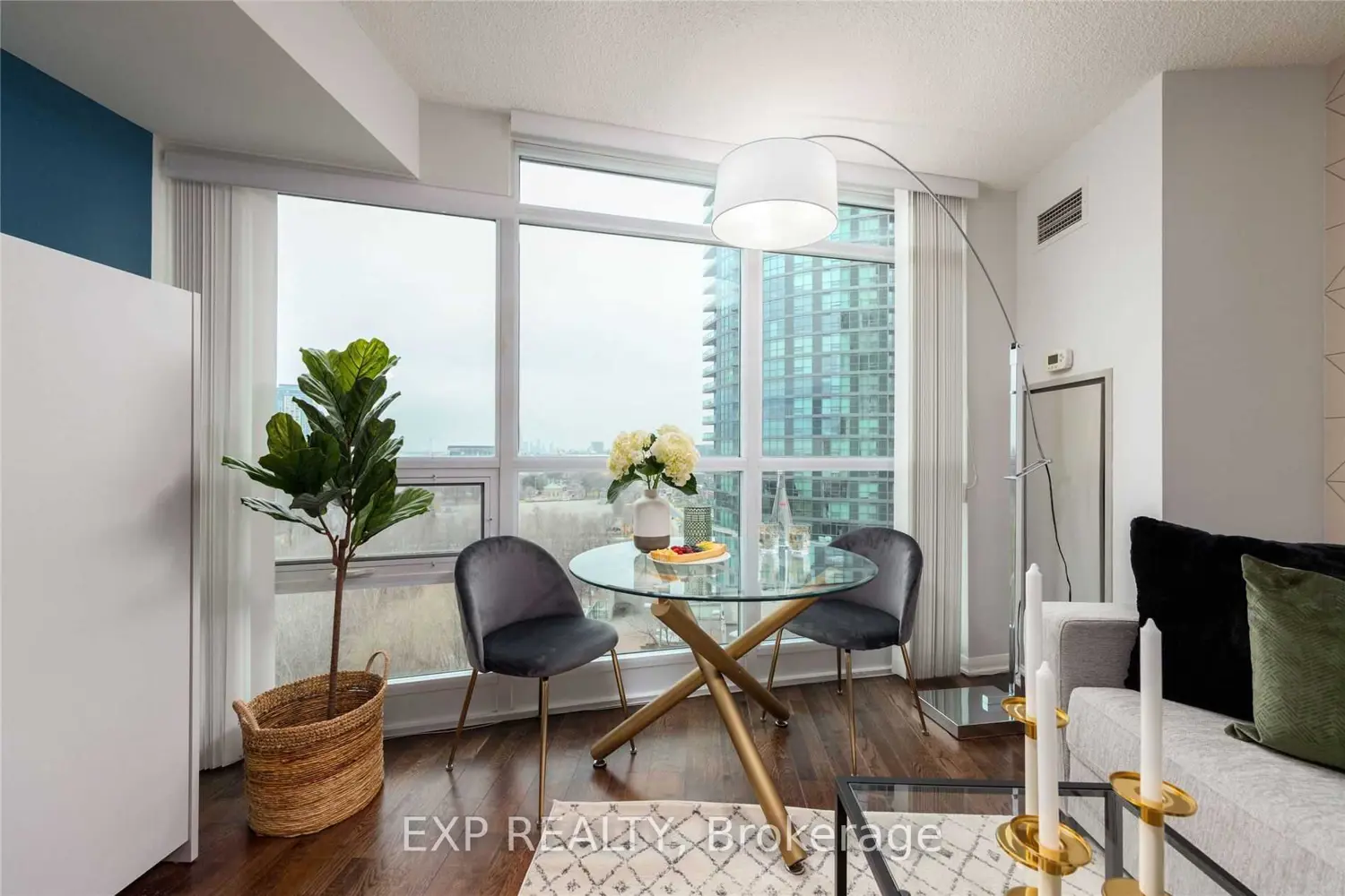 Additional image 3 of 215 Fort York Boulevard 1206