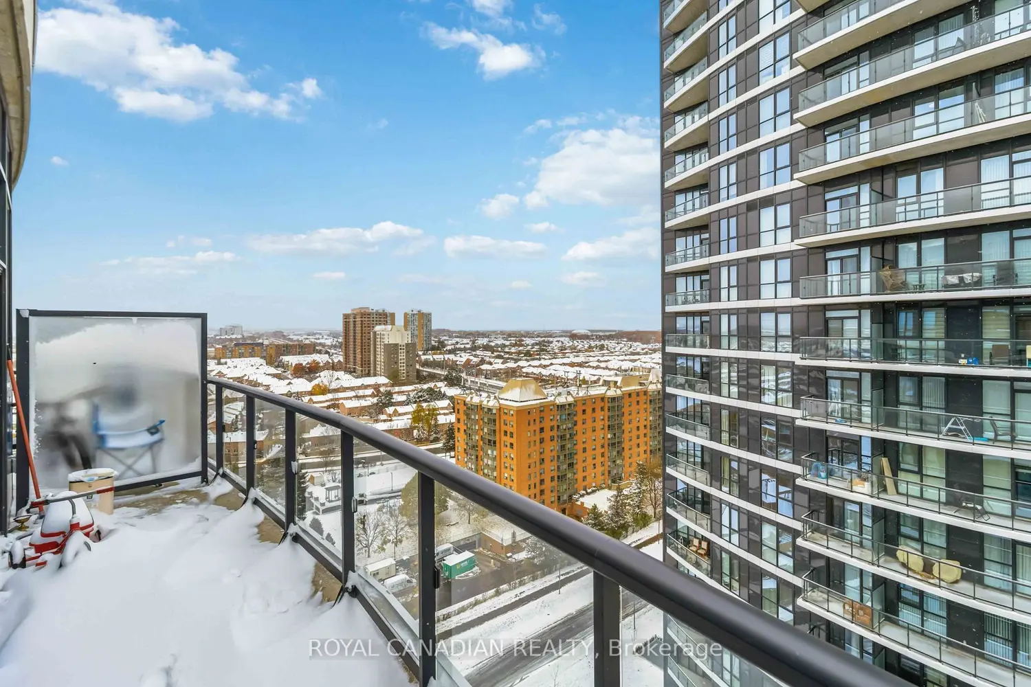 Additional image 15 of 65 Watergarden Drive 1501