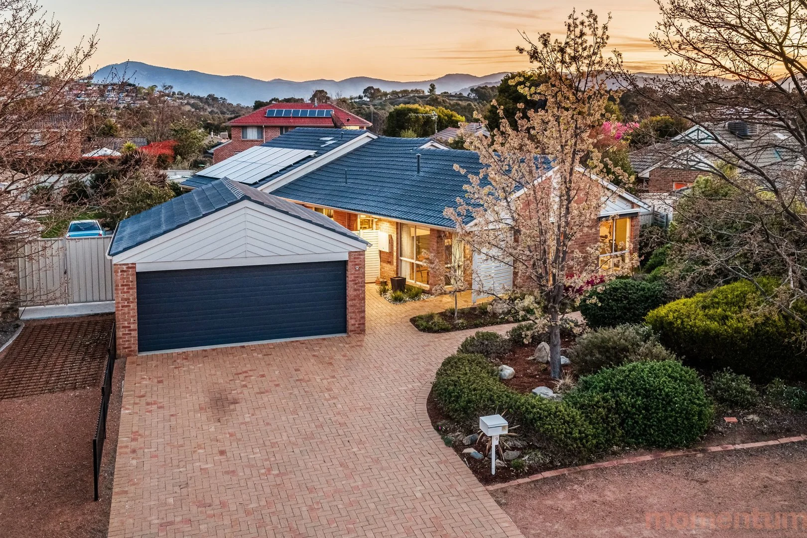 9 Thomas Hales Place, Gordon ACT 2906