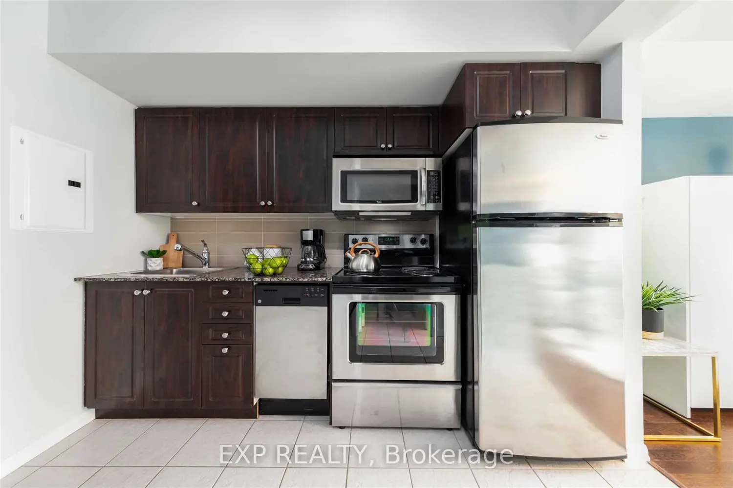 Additional image 11 of 215 Fort York Boulevard 1206