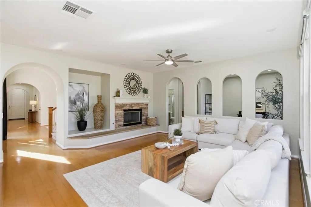 Additional image 58 of 8270 Torrey Gardens Pl, San Diego, CA 92129