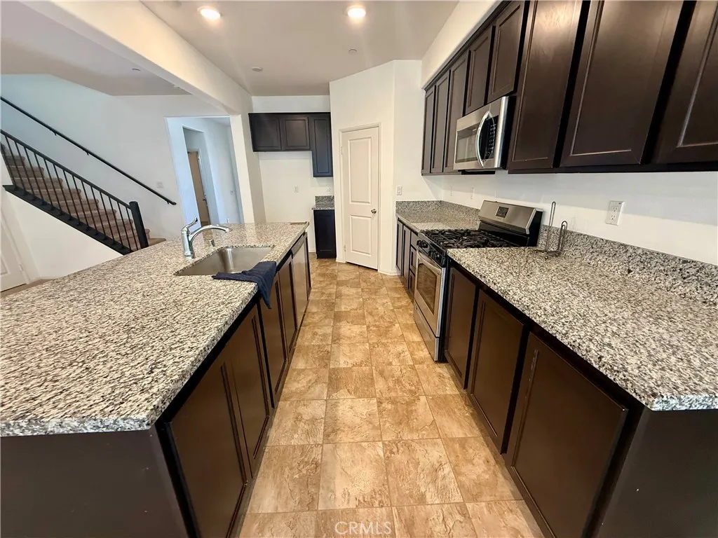 Additional image 77 of 13886 Camino Cinco St, Victorville, CA 92392