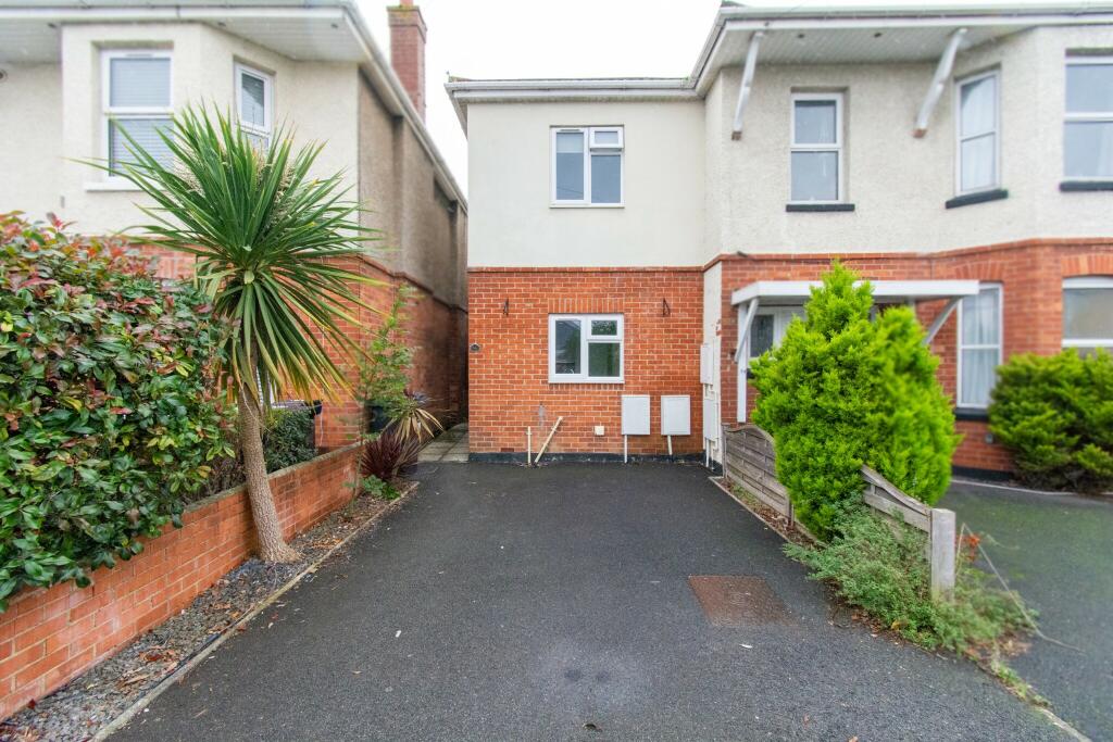 2 Bed House on Coombe Avenue