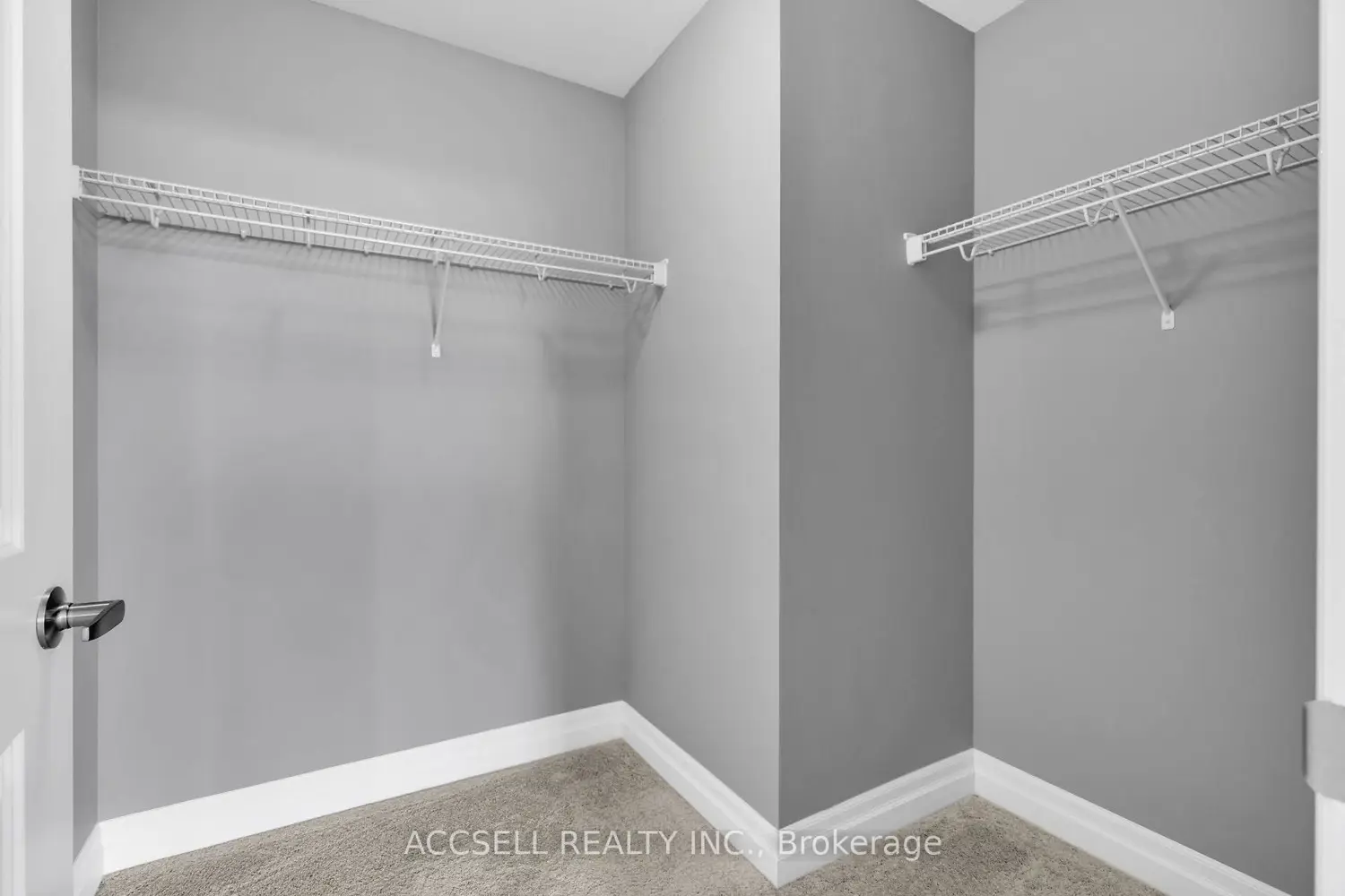 Additional image 11 of 260 Villagewalk Boulevard 902