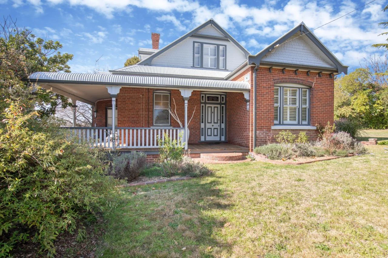 118 Bridge Street, Uralla NSW 2358