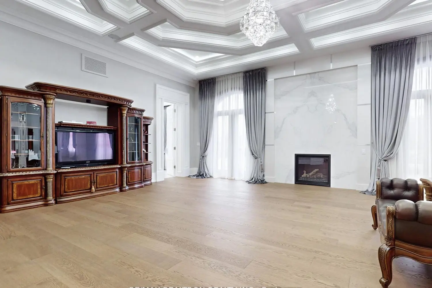 Additional image 12 of 14358 Bathurst Street